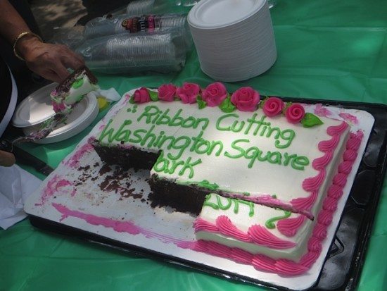 cake_at_ribbon_cutting_phase_III_washington_square_park