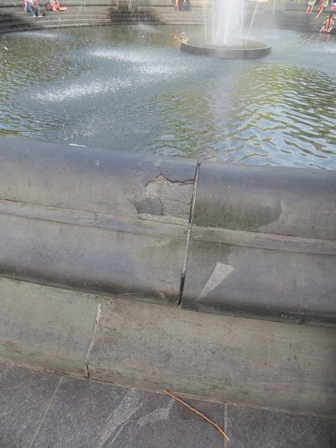 cracks-in-fountain-washington-square-park-2